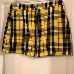Forever 21 yellow plaid skirt. Size L. Worn once.